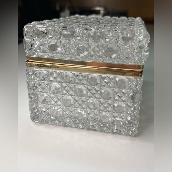 Vintage Mid 20th Century Large Diamond Cut Crystal Hinged Box. - Picture 6 of 11